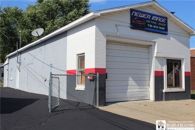 216-218 Lake Shore Drive West, Dunkirk, NY 14048