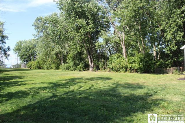 216-218 Lake Shore Drive West, Dunkirk, NY 14048