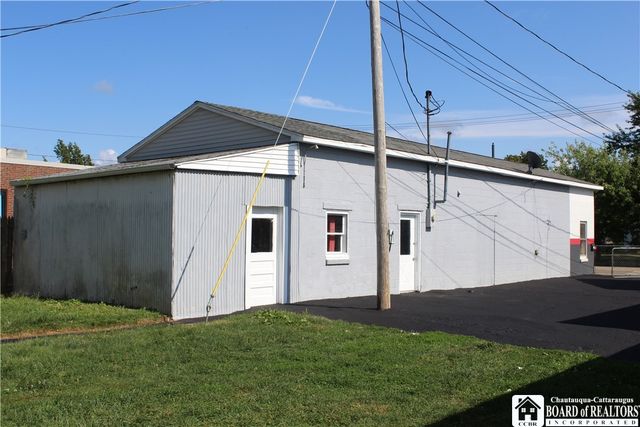 216-218 Lake Shore Drive West, Dunkirk, NY 14048