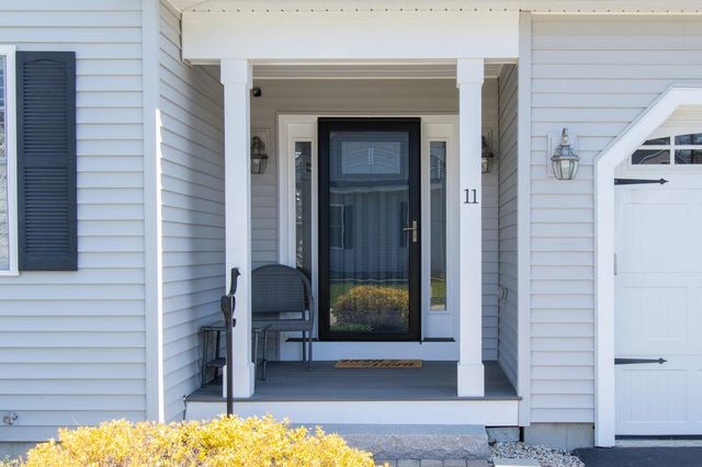 11 Bent Grass Circle, Kingston, NH 03848