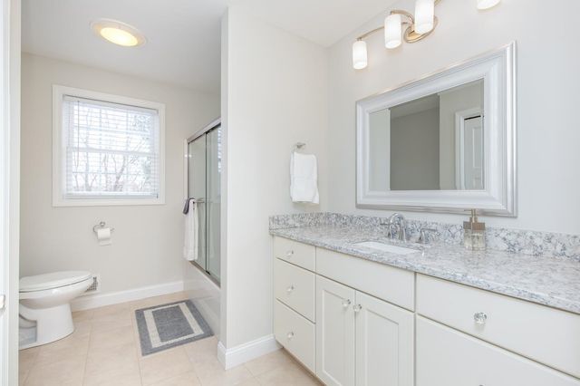 11 Bent Grass Circle, Kingston, NH 03848