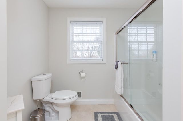 11 Bent Grass Circle, Kingston, NH 03848