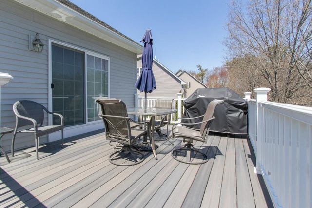 11 Bent Grass Circle, Kingston, NH 03848