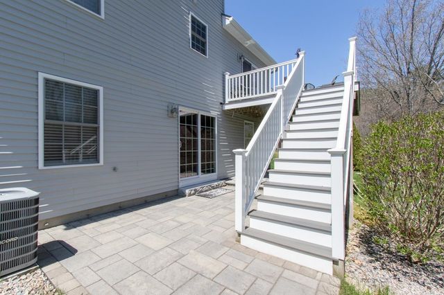 11 Bent Grass Circle, Kingston, NH 03848