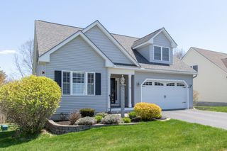11 Bent Grass Circle, Kingston, NH 03848