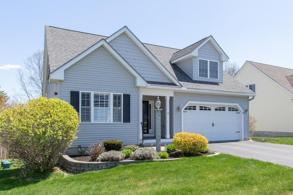 11 Bent Grass Circle, Kingston, NH 03848