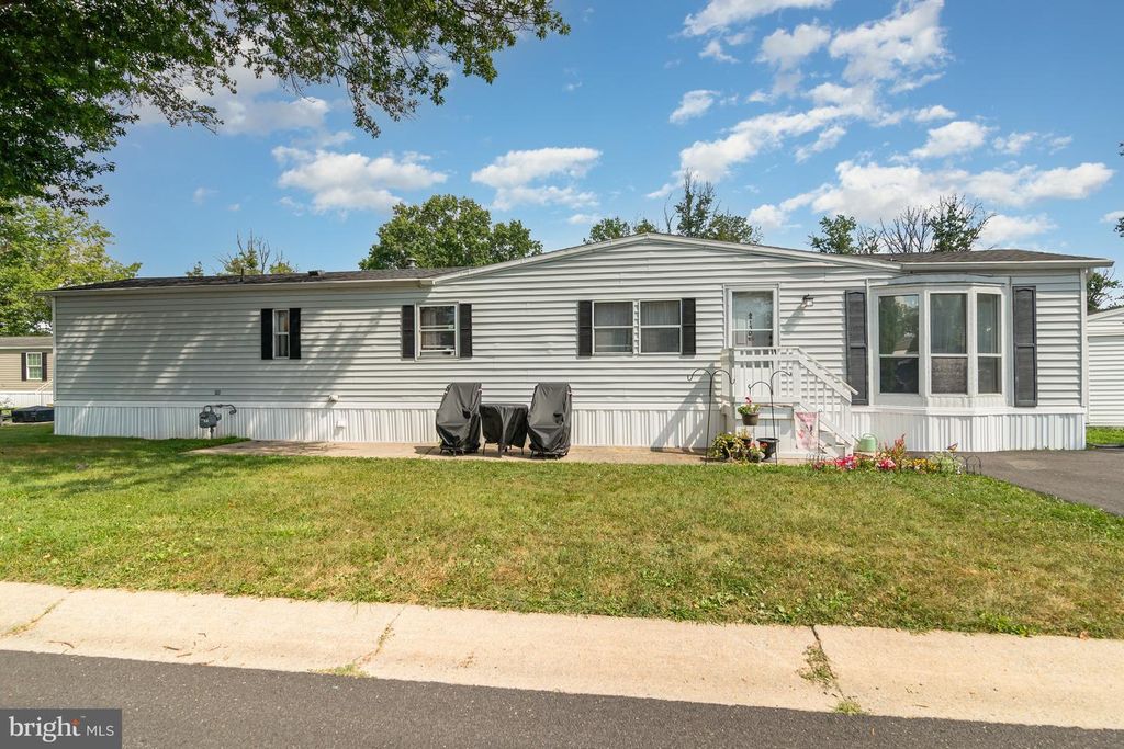 130 SENECA AVE, Dover, PA 17315