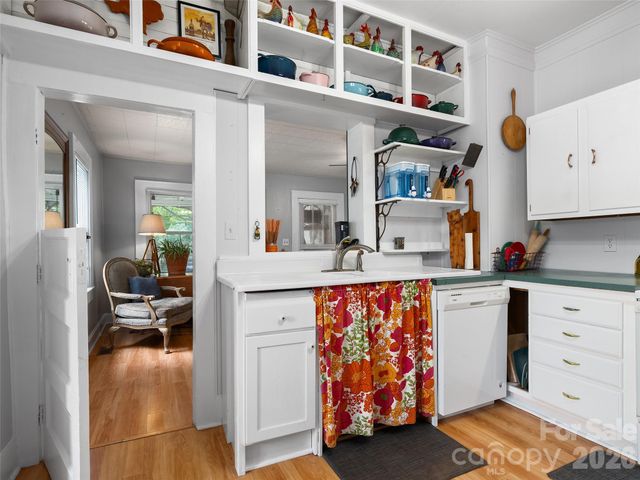 15 Craig Circle, Asheville, NC 28805