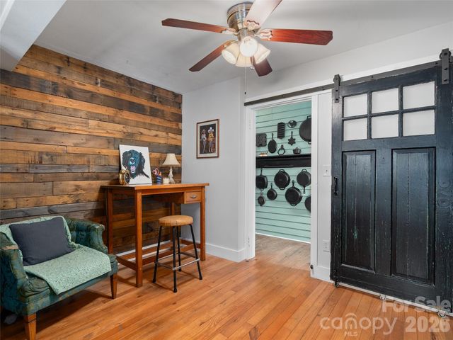 15 Craig Circle, Asheville, NC 28805