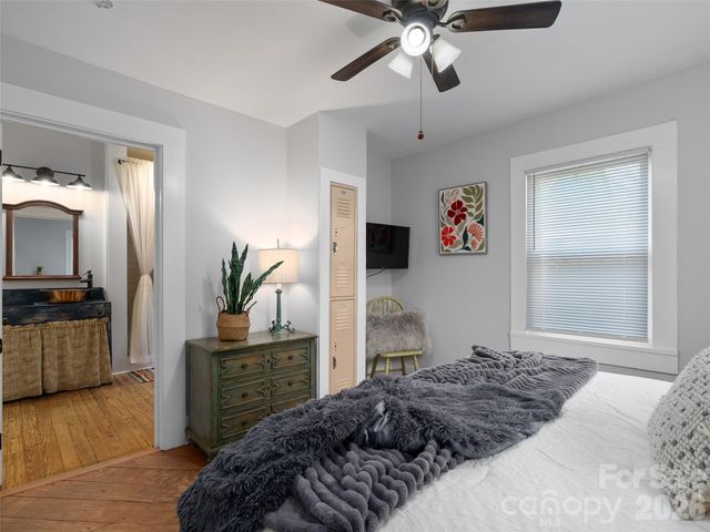 15 Craig Circle, Asheville, NC 28805
