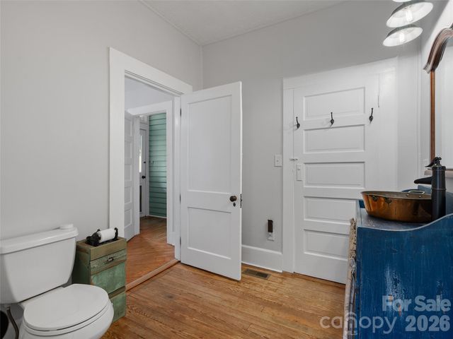 15 Craig Circle, Asheville, NC 28805