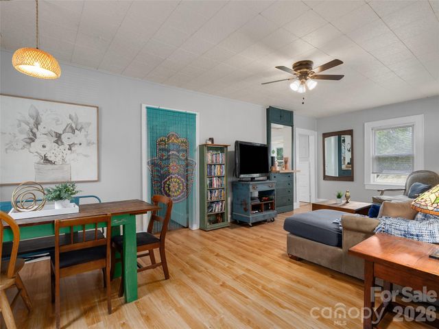 15 Craig Circle, Asheville, NC 28805