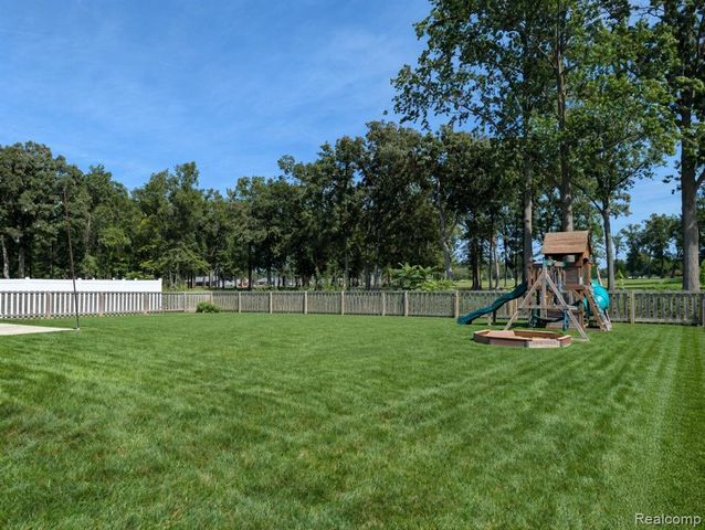 874 Henning Street, Dundee, MI 48131