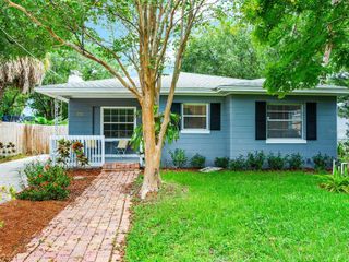 221 N CLEARVIEW AVENUE, Tampa, FL 33609