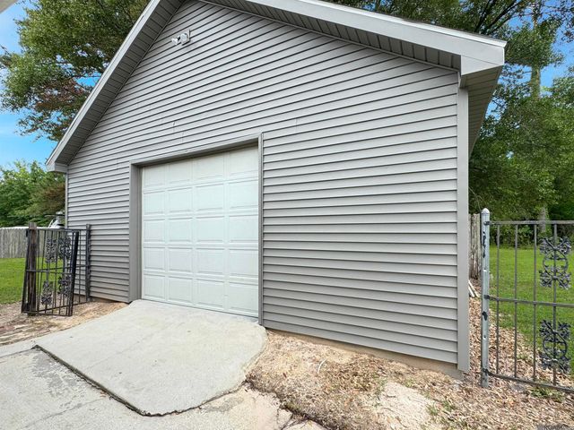 28674 Norwood Dr, Livingston, LA 70754