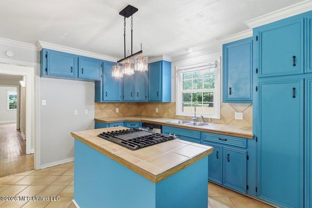 1649 E Northside Drive, Jackson, MS 39211