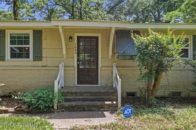 1649 E Northside Drive, Jackson, MS 39211