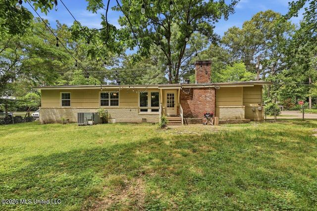 1649 E Northside Drive, Jackson, MS 39211