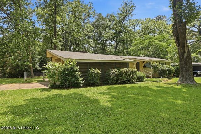 1649 E Northside Drive, Jackson, MS 39211