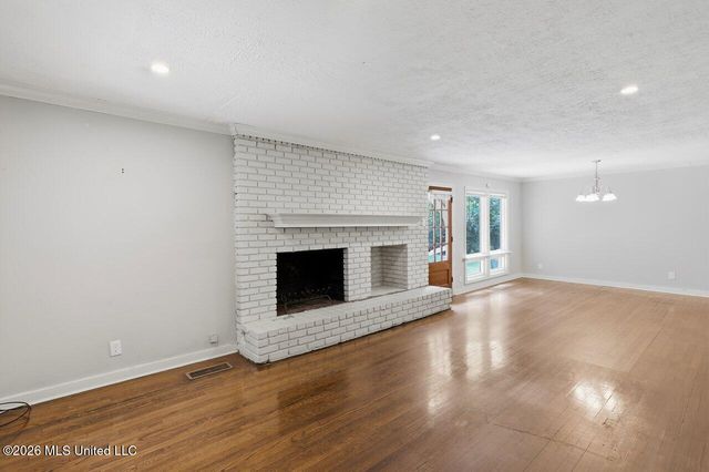1649 E Northside Drive, Jackson, MS 39211