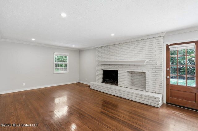 1649 E Northside Drive, Jackson, MS 39211