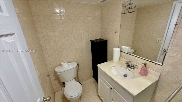 2750 NE 183rd St 906, Aventura, FL 33160