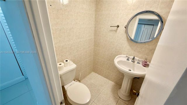 2750 NE 183rd St 906, Aventura, FL 33160