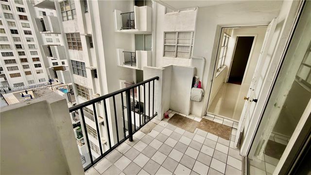 2750 NE 183rd St 906, Aventura, FL 33160