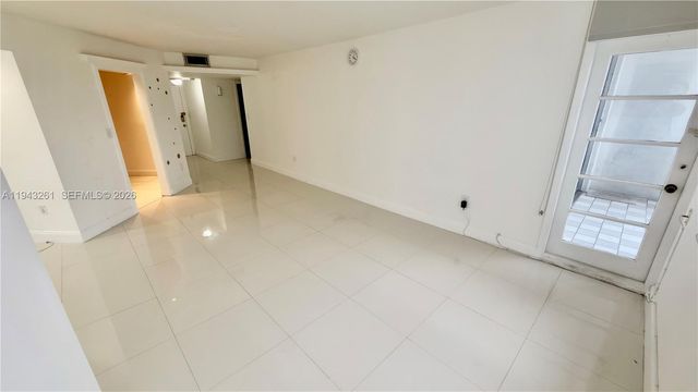 2750 NE 183rd St 906, Aventura, FL 33160