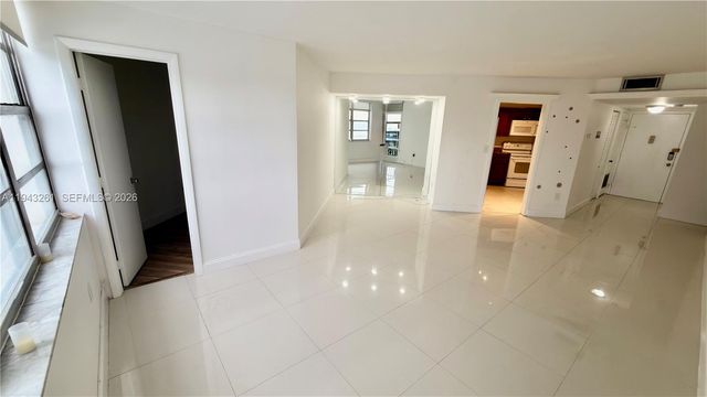 2750 NE 183rd St 906, Aventura, FL 33160