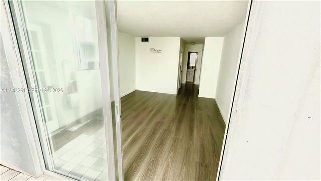 2750 NE 183rd St 906, Aventura, FL 33160