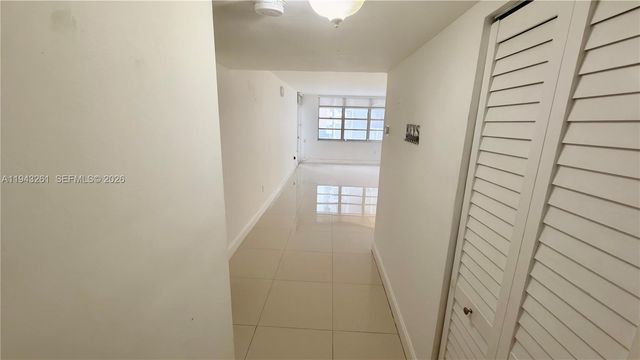2750 NE 183rd St 906, Aventura, FL 33160