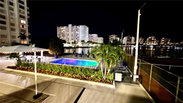 2750 NE 183rd St 906, Aventura, FL 33160