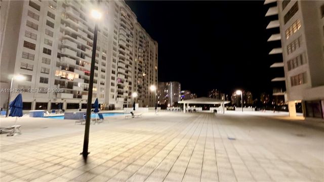 2750 NE 183rd St 906, Aventura, FL 33160