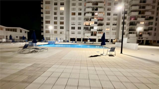 2750 NE 183rd St 906, Aventura, FL 33160