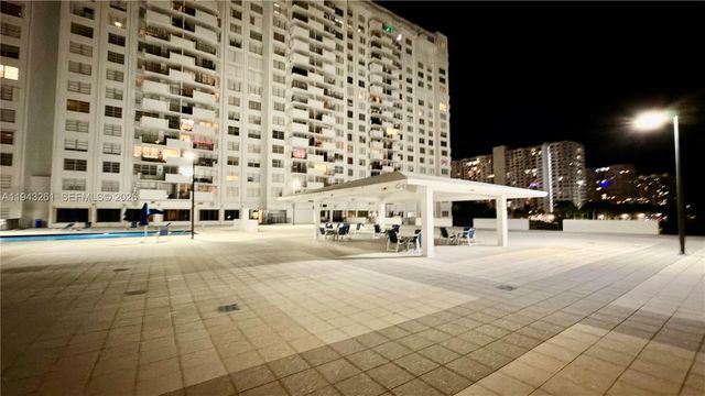 2750 NE 183rd St 906, Aventura, FL 33160