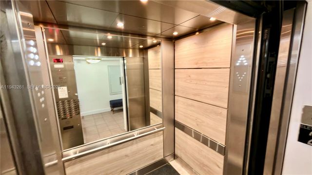 2750 NE 183rd St 906, Aventura, FL 33160