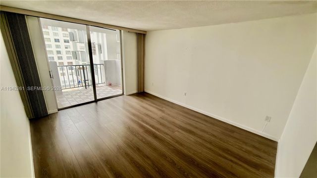 2750 NE 183rd St 906, Aventura, FL 33160