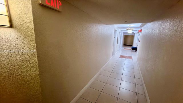 2750 NE 183rd St 906, Aventura, FL 33160