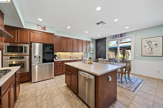 2350 Winchester Loop, Discovery Bay, CA 94505