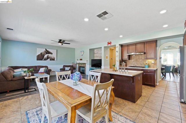 2350 Winchester Loop, Discovery Bay, CA 94505