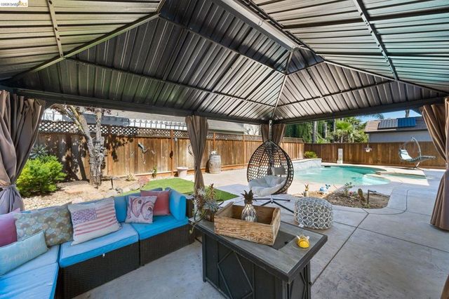 2350 Winchester Loop, Discovery Bay, CA 94505