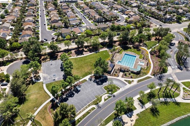 2350 Winchester Loop, Discovery Bay, CA 94505