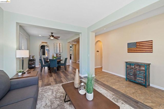 2350 Winchester Loop, Discovery Bay, CA 94505