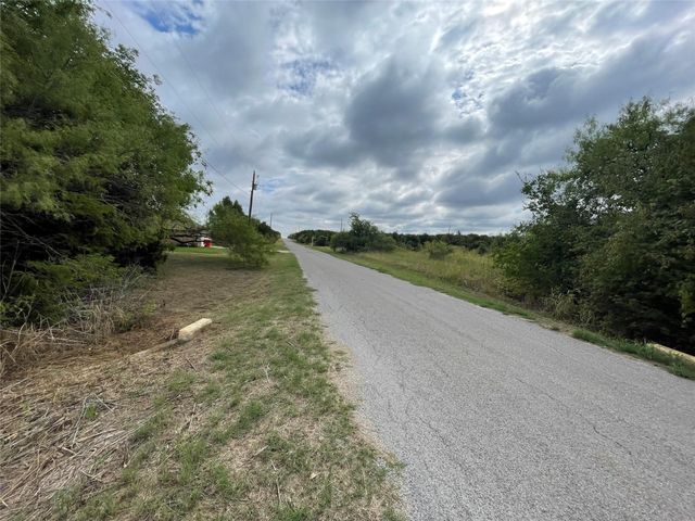 22285 Westmeadow Drive, Whitney, TX 76692