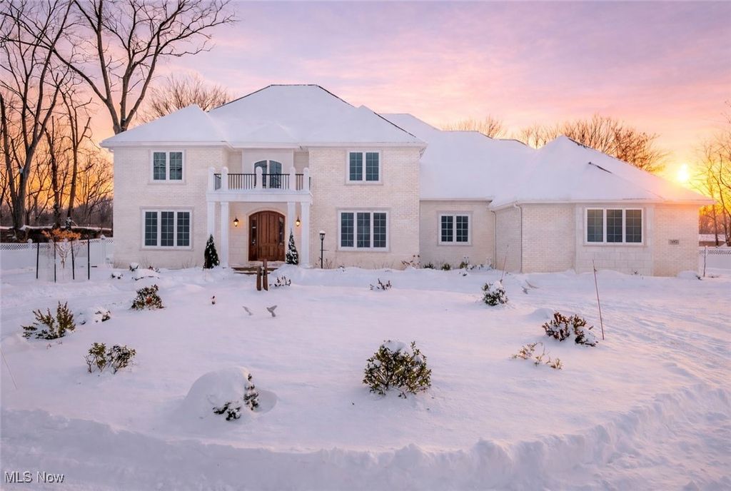 26921 Hilliard Boulevard, Westlake, OH 44145