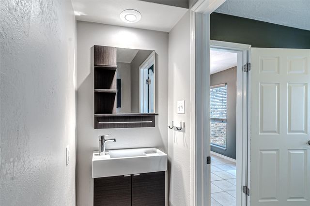 8211 Riverglade Drive, Houston, TX 77095