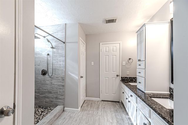 8211 Riverglade Drive, Houston, TX 77095