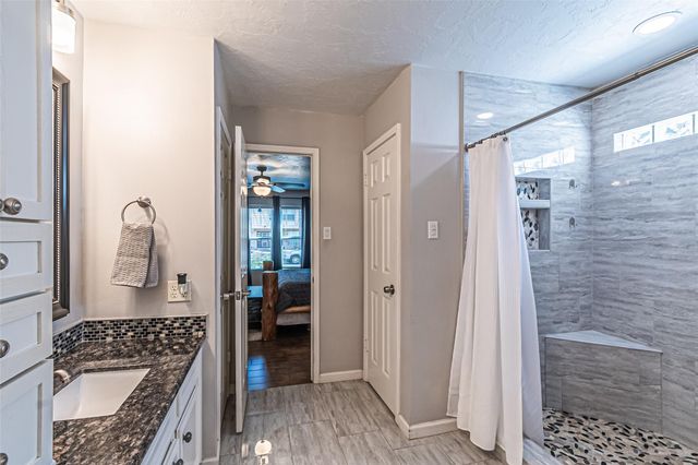 8211 Riverglade Drive, Houston, TX 77095