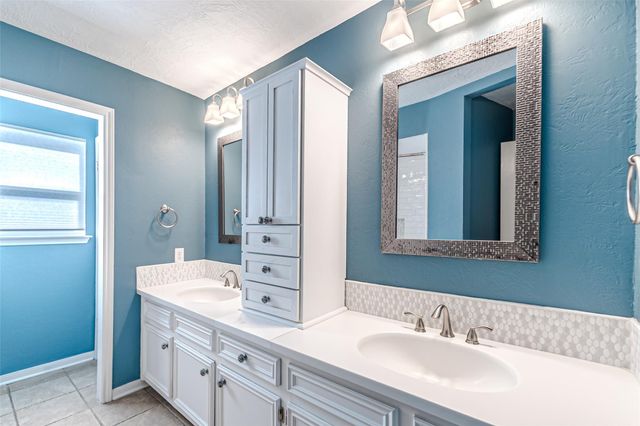 8211 Riverglade Drive, Houston, TX 77095